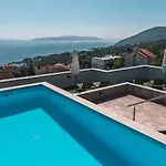 Lara With Rooftop Swimming Pool