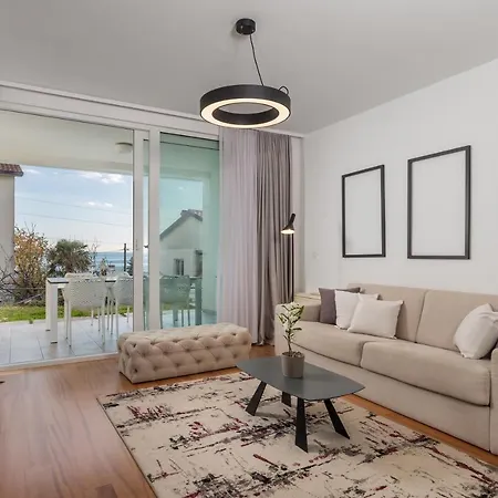 Apartmán Lara With Rooftop Swimming Pool Ičići