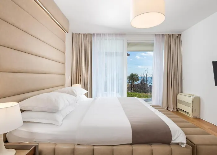 Lara With Rooftop Swimming Pool Apartament Ičići